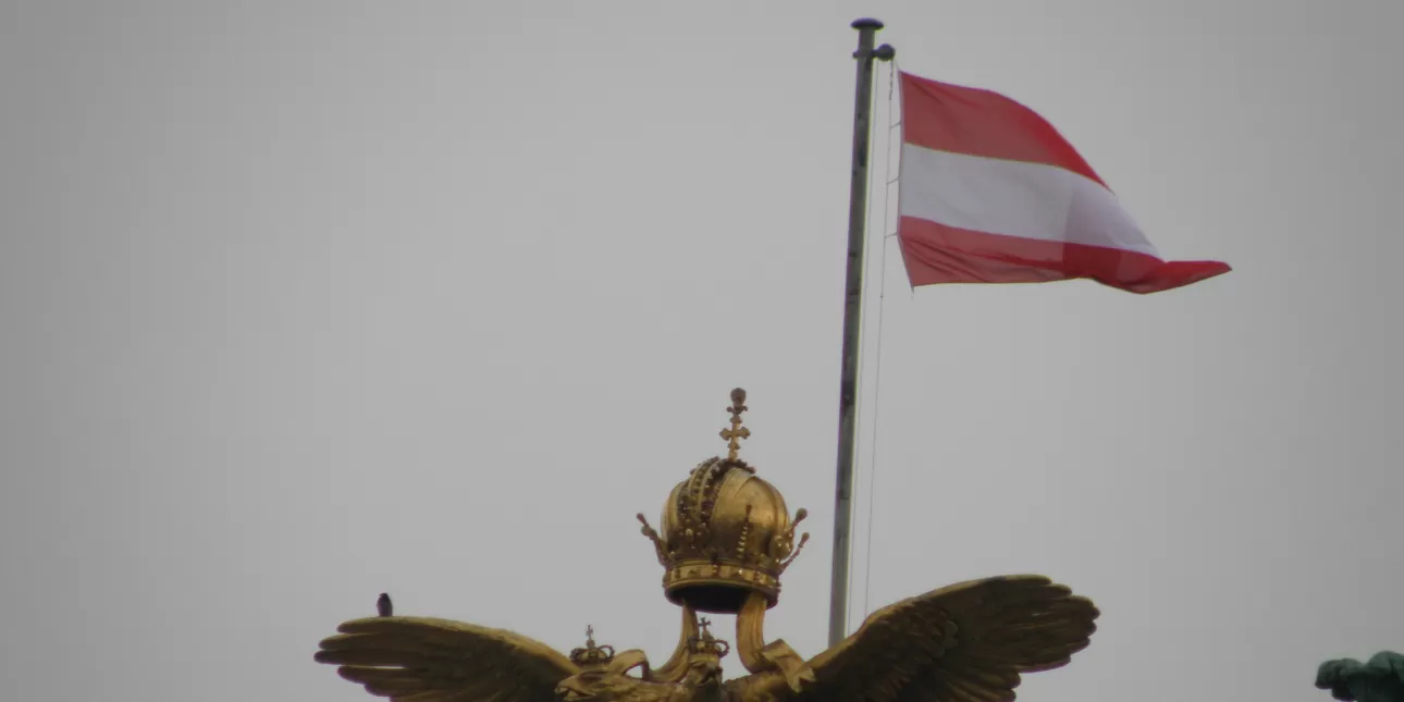 Austrijska zastava (foto: BL, 2012.)

• Austrija, zastave