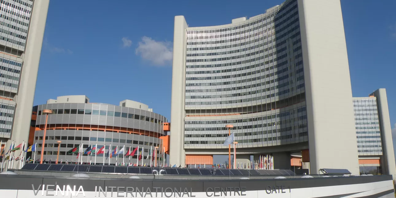 Kompleks zgrada Ujedinjenih naroda (UNO City) u Beču (foto: BL, jesen 2012.)
• UN, Beč, IAEA