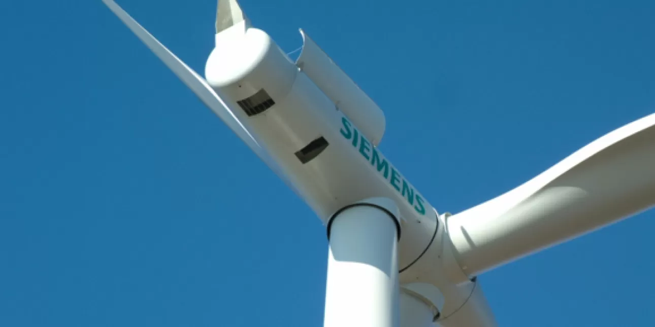 Siemensova vjetroturbina (izvornik: Siemens)

• vjetroturbine, Siemens, Siemens Gamesa