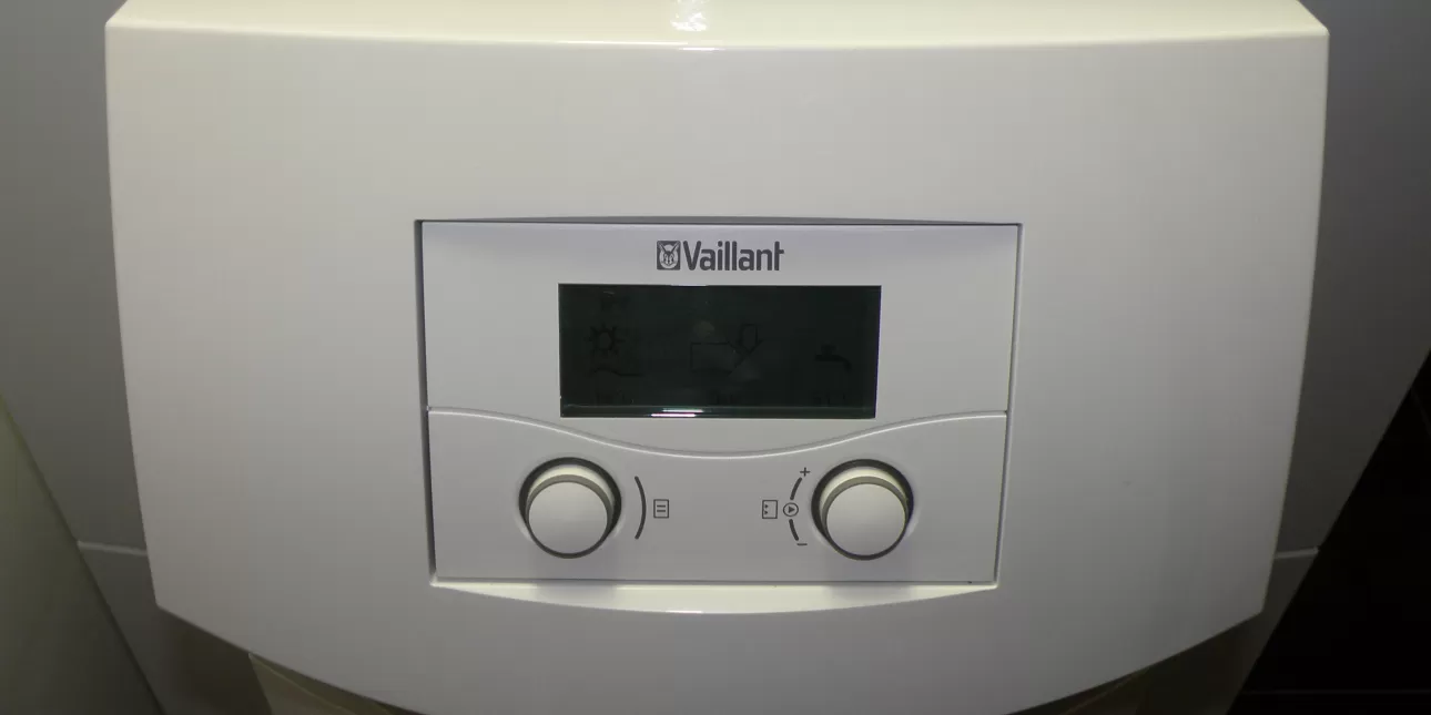 Regulacijska ploča Vaillantove dizalice topline (izvornik: BL, prosinac 2014.)

• Vaillant, dizalice topline, regulacija