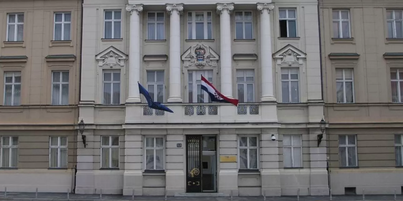 Glavni ulaz u zgradu Hrvatskog sabora (izvornik: Hrvatski sabor, 2023.)
• Sabor, Gornji grad, Zagreb