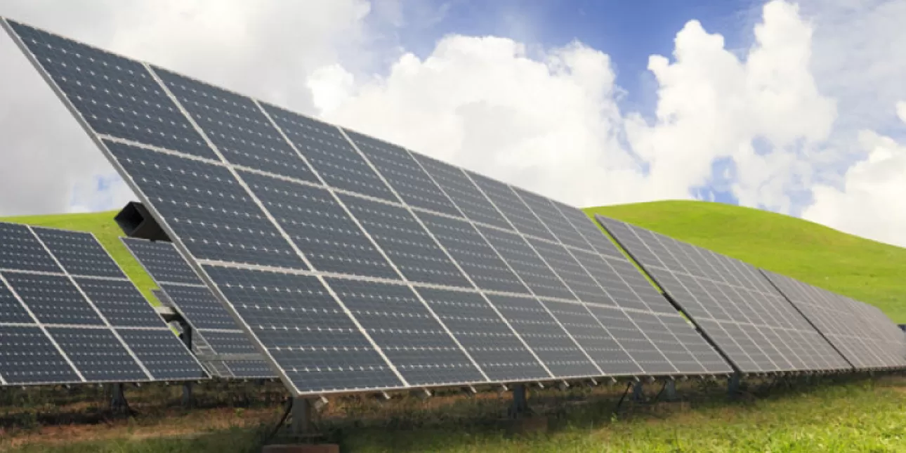 Fotonaponski moduli u Sunčanoj elektrani (izvornik: Naypong at FreeDigitalPhotos.net)

• fotonaponski moduli, fotonaponski sustavi, sunčane elektrane, Sunčeva energija