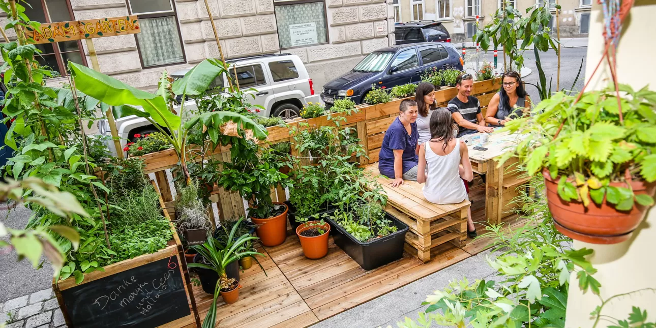 Ozelenjavanje ulica u Beču (izvornik: Eurocomm / C. Fürthner, 2021.)
• ozelenjavanje, zelenilo, Beč