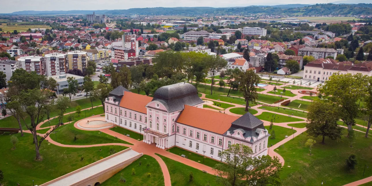 Gradski muzej u Virovitici (izvornik: Ivan Nemet / Shutterstock, 2023.)

• Virovitica, muzeji, Virovitičko-podravska županija