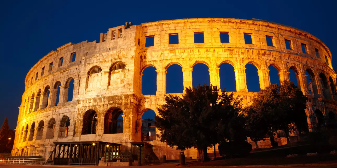 Arena u Puli (izvornik: Shutterstock 2013.)

 • Pula, Istra, Istarska županija, baština
