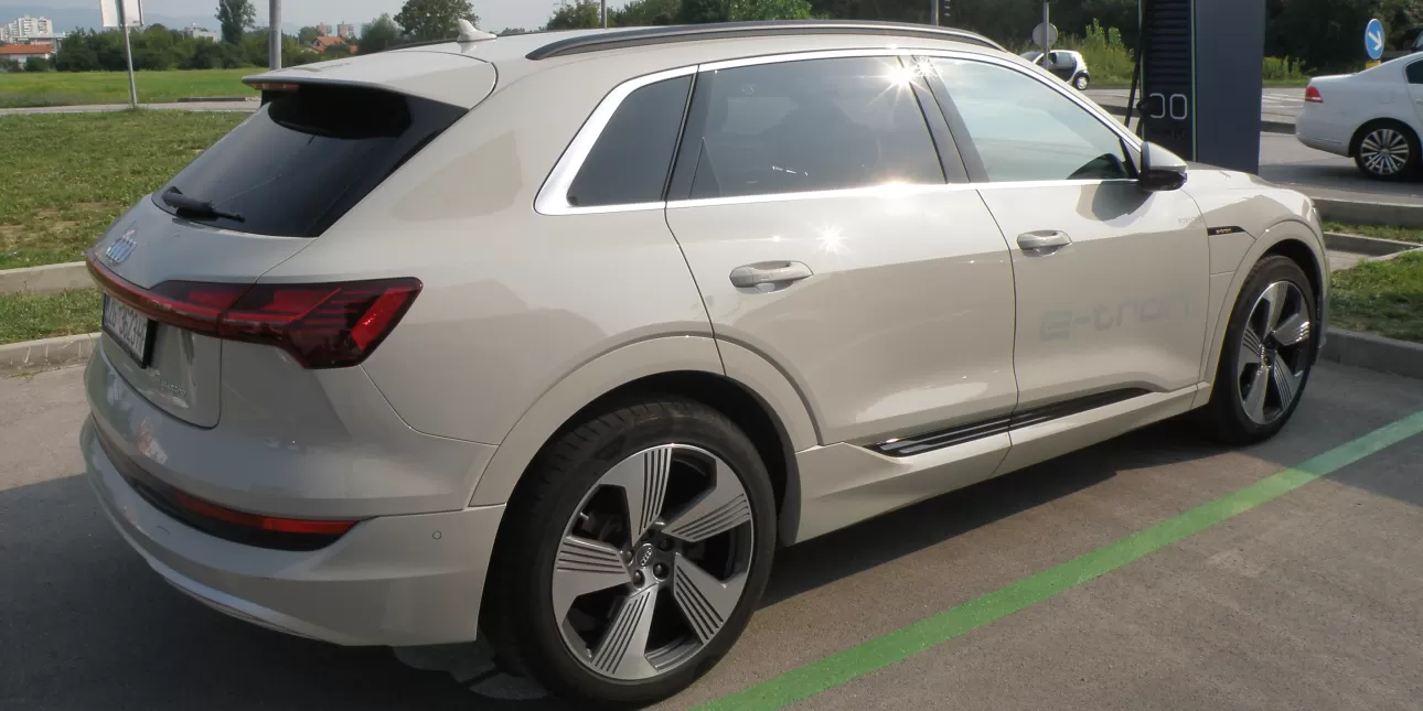 Električni auto Audi E-tron (foto: BL, kolovoz 2019.)
• Audi, električni auti, električna vozila
