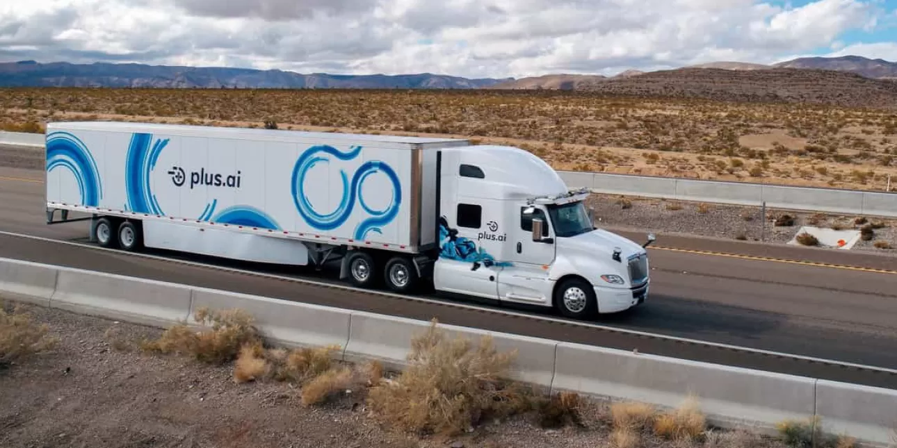 Autonomni tegljač (izvornik: Startup Plus.ai, 2019.)
• autonomni tegljači, kamioni, cestovni promet, autonomna vozila