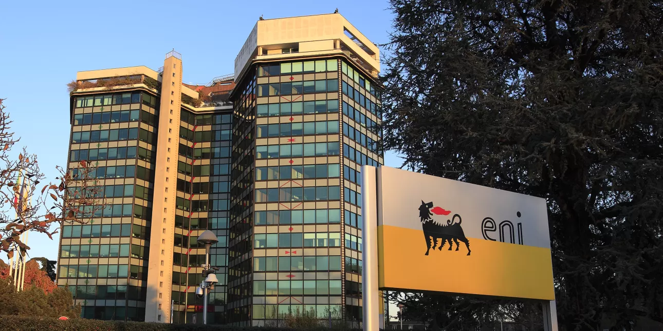 Poslovna zgrada talijanske naftne i plinske tvrtke Eni u San Donato Milaneseu pokraj Milana (izvornik: Eni, 2023.)

• Eni, zgrade