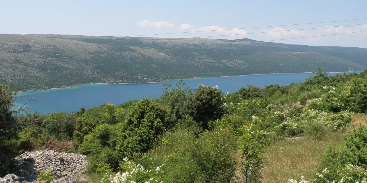 Vransko jezero na Cresu (foto: BL 2010.)
• Vransko jezero (Cres), Cres, jezera