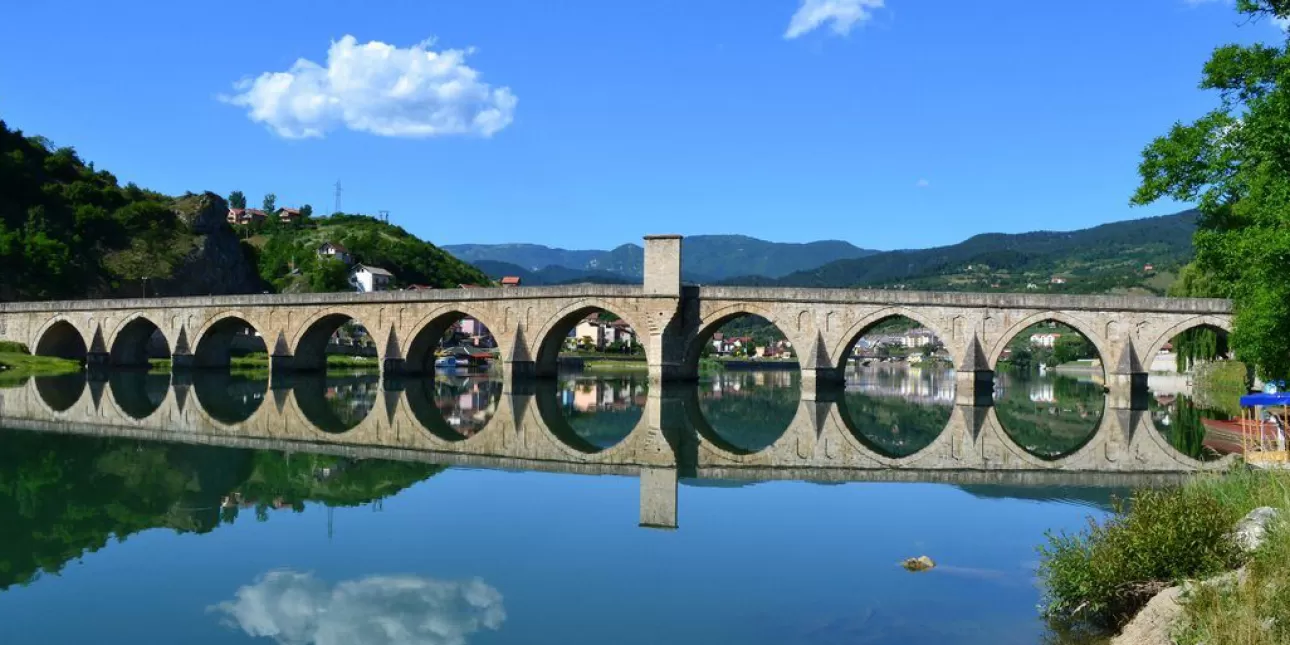 Most na Drini ('Na Drini ćuprija') u Višegradu (izvornik: Turistička organizacija Višegrad, 2021.)