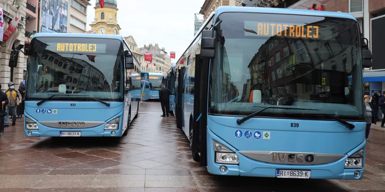 Autobusi na stlačeni prirodni plin u Rijeci (izvornik: Grad Rijeka 2021.)

• autobusi na CNG, autobusi na plin, CNG, Autotrolej, Rijeka