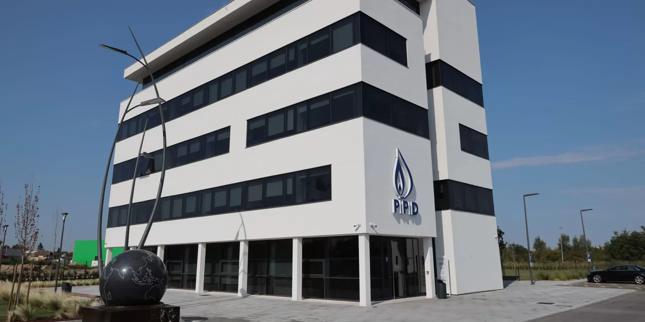 Sjedište Prvog plinarskog društva i Energije Naturalis u Vukovaru (izvornik: ENNA, 2021.)
• PPD, ENNA, zgrade