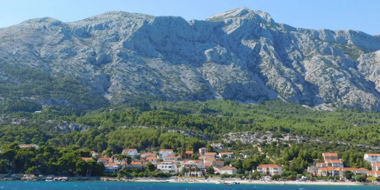 Sv. Ilija i Orebić na Pelješcu (foto: BL, kolovoz 2022.)
• Orebić, planine, Pelješac, Dalmacija