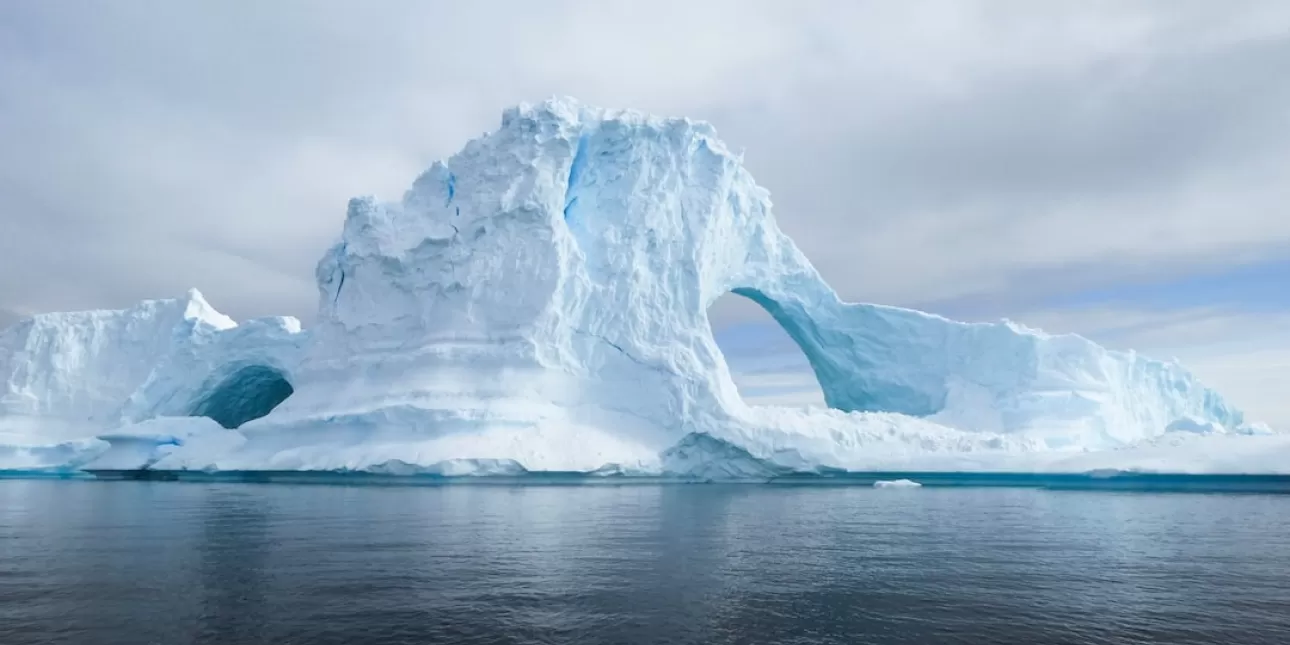 Led na Antarktiku (FOTO: Derek Oyen; 2023.)

Antarktik; led; klimatske promjene  