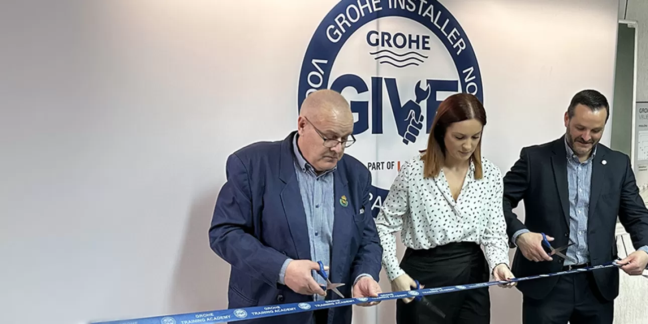 Paneli za obuku budućih vodoinstalatera u obrazovnom centru Grohe u prostorima Škole za montažu instalacija i metalnih konstrukcija u Zagrebu (foto: MŠ, ožujak 2023.) • Grohe, ŠMIMK, škole, obrazovanje, vodoinstalateri