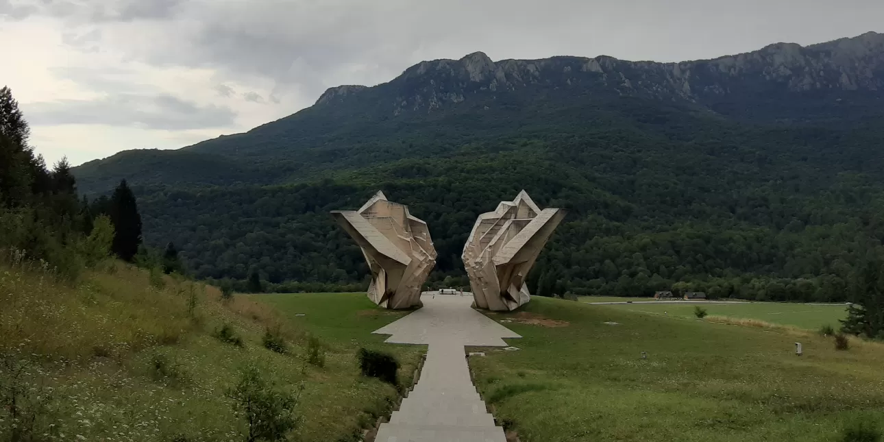 Spomenik Bitke na Sutjesci u Dolini heroja na Tjentištu (foto: BO, kolovoz 2022.)
• Sutjeska, spomenici, Bosna i Hercegovina, NP Sutjeska