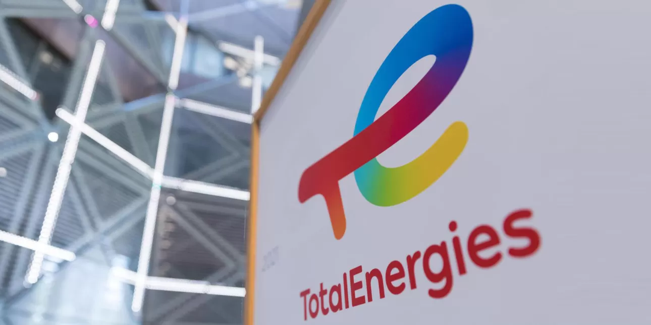 Logo TotalEnergiesa (izvornik: TotalEnergies, 2023.)

• TotalEnergies, logo