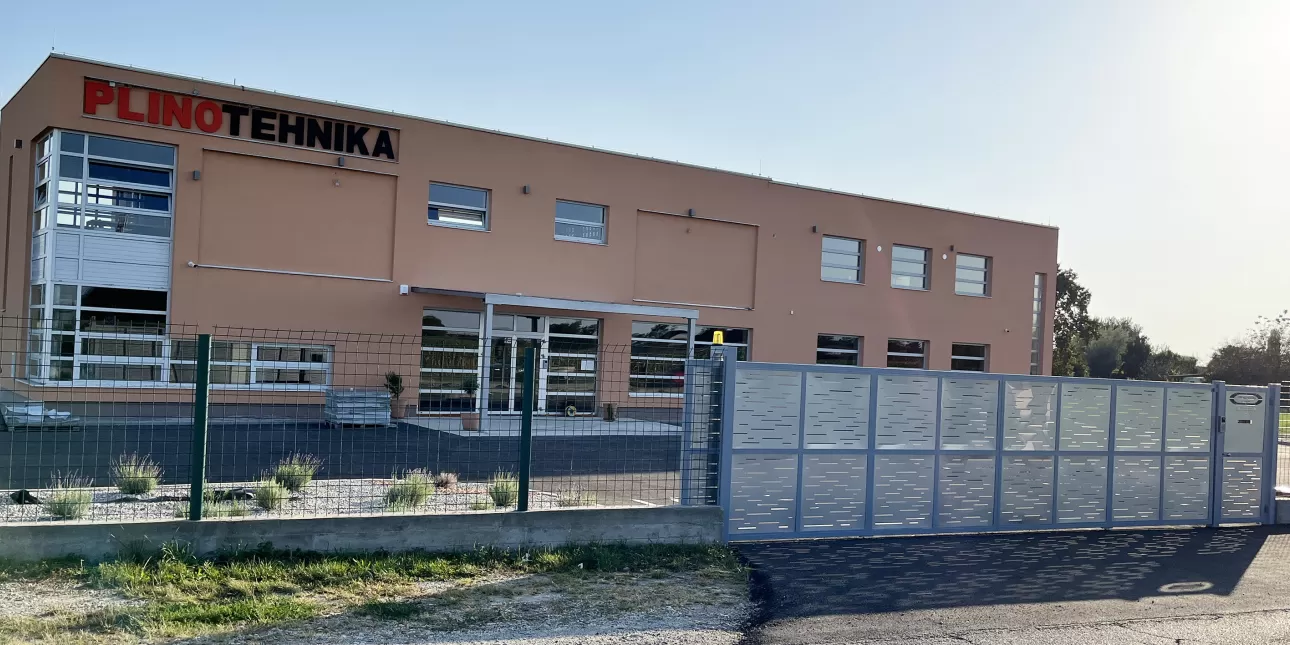 Nova poslovna zgrada i proizvodni pogon Plinotehnike u Ivanovcu pokraj Čakovca (izvornik: Plinotehnika, 2023.)

• Plinotehnika, tvornice