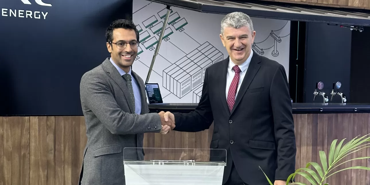 Potpisivanje ugovora ENNA Grupe i Rimac Energyja na razvoju i primjeni baterija za pohranu energije (izvornik: ENNA Grupa, listopad 2023.)

• ENNA Grupa, Rimac Energy, Zoran Miliša, pohrana energije