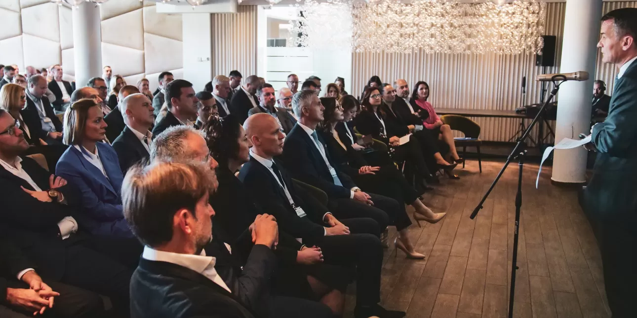 Sudionici okruglog stola o ESG-ju 24. studenoga 2023. u organizaciji udruge XEnergy (foto: Marino Lencović, studeni 2023.)

• Udruga XEnergy, Ante Žigman