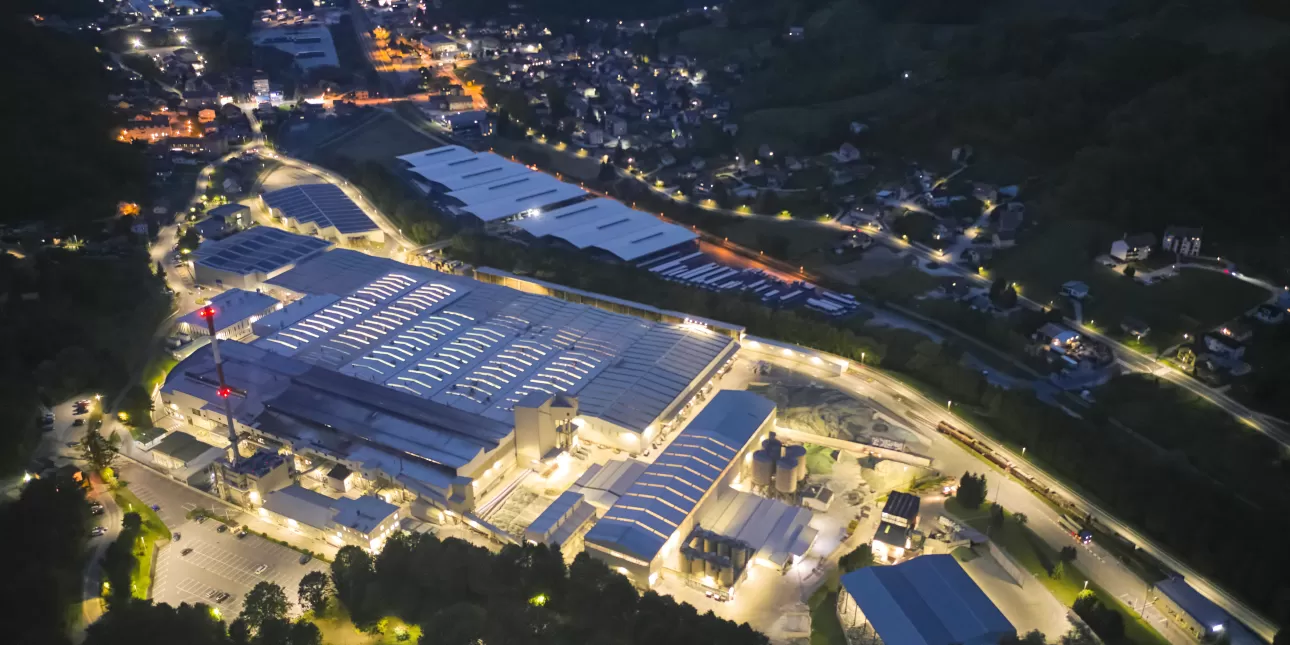 Pogoni tvrtke Vetropack Straža u Humu na Sutli (izvornik: Vetropack Straža, 2023.)

• Vetropack Straža, tvornice