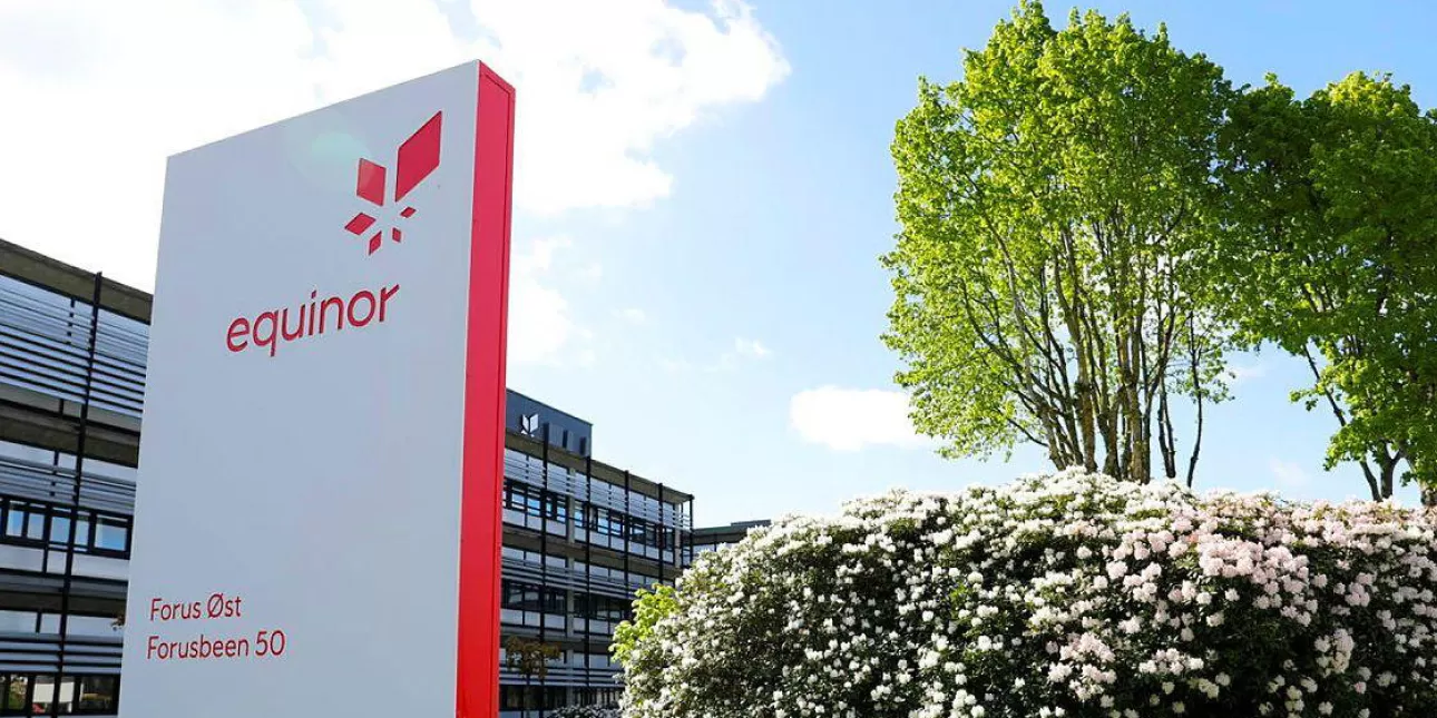 Sjedište Equinora u Stavangeru u Norveškoj (izvornik: Equinor)
• Equinor, zgrade
