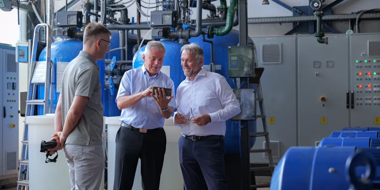 Gradska toplana Karlovac primjenom rješenja Schneider Electrica smanjuje emisije CO2 i troškove (FOTO: Schneider Electric/Abeceda komunikacije; 2024.)
 - Schneider Electric