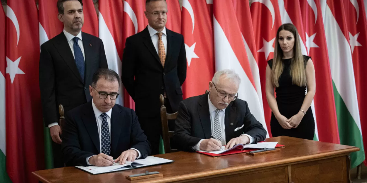 MOL Grupa i Turkish Petroleum (izvornik: MOL Grupa , svibanj 2025.) • MOL Grupa, Turkish Petroleum, potpisivanje