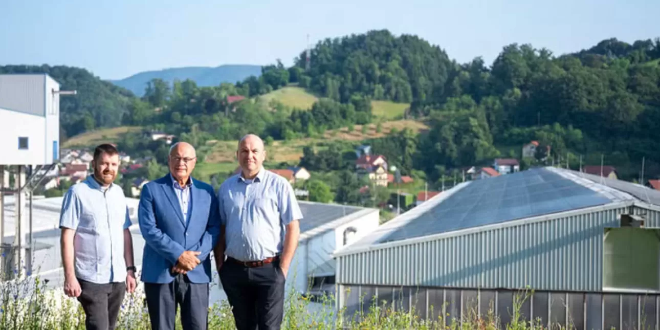 Sunčana elektrana Vetropack Straža III  (Vetropack Straža, lipanj 2025.) • Vetropack Straža, Sunčana elektrana, Hum na Sutli