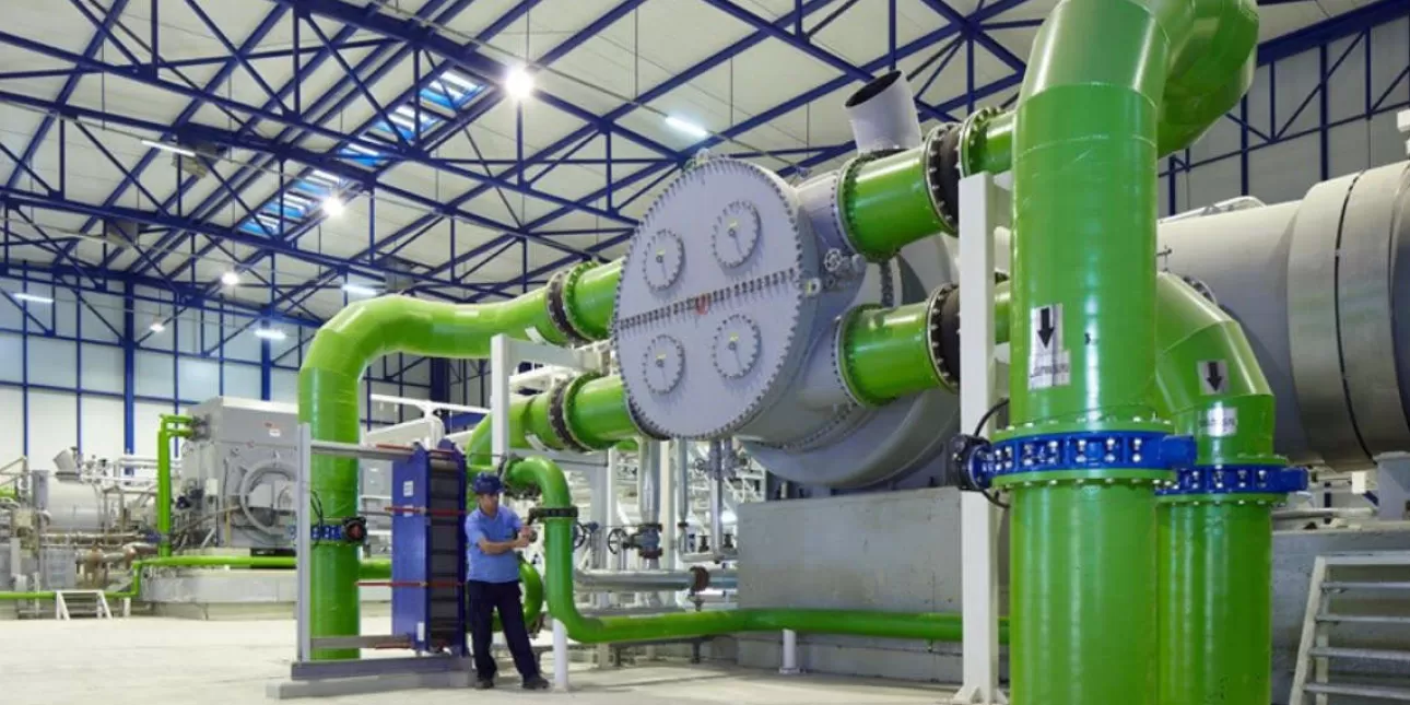 Kazanci grupa postrojenje (foto: M.T., srpanj 2025.) • Kazanci grupa