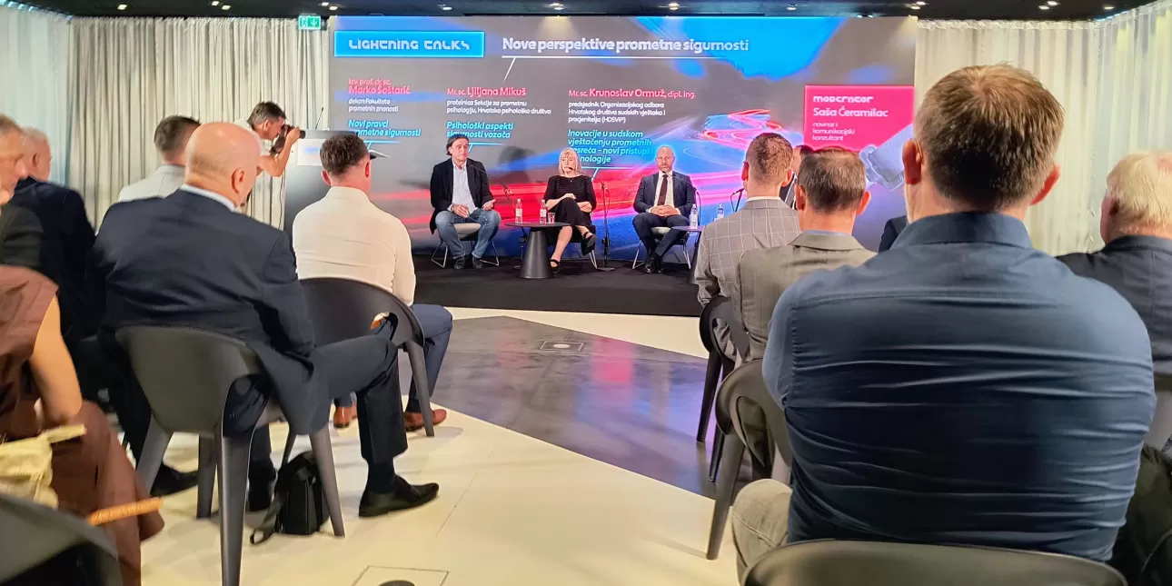 Fotografija s konferencije 'Vision Zero - sigurna budućnost prometa' održane 9. rujna 2025. u organizaciji 'Poslovnog dnevnika' (foto: B.L., rujan 2025.)

• stručni skupovi, promet, Poslovni dnevnik