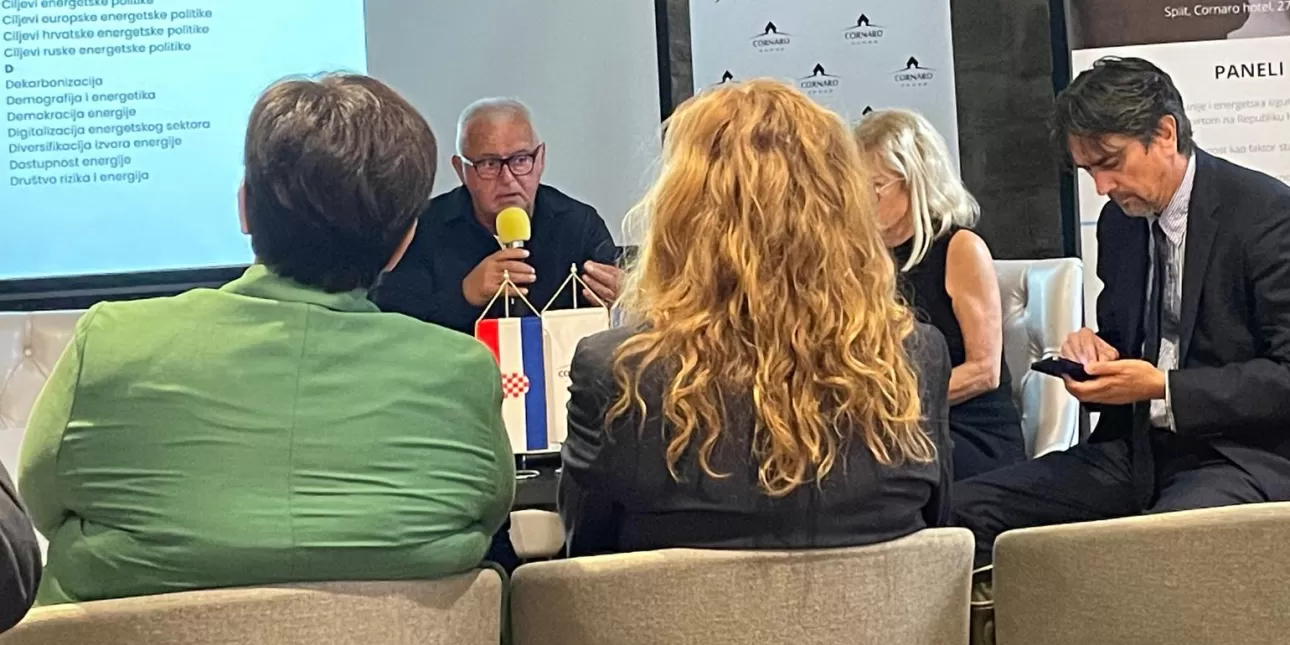 Fotografija sa skupa INTERENEF 2024 (izvornik: INTERENEF)

• INTERENEF, stručni skupovi