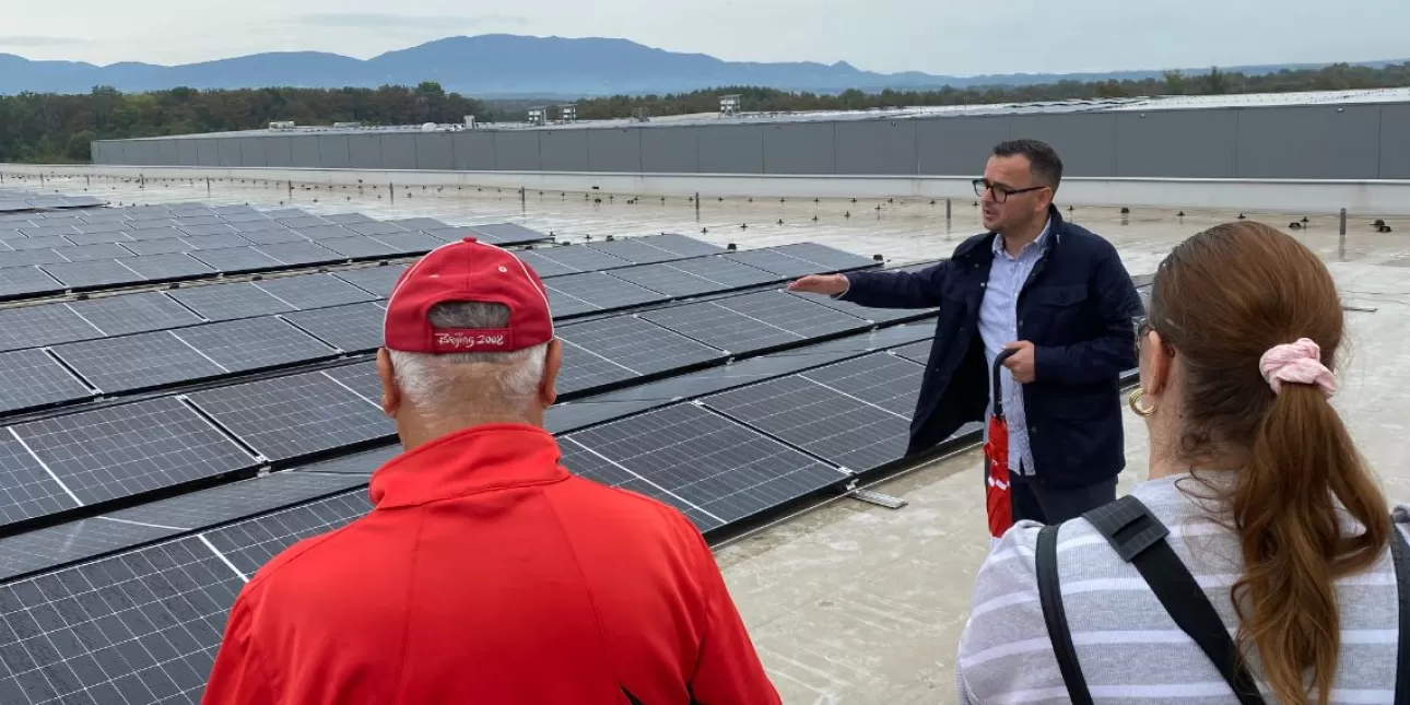 Kaufland solarna elektrana u  logističko-distributivnom centru u Jastrebarskom (foto: B.K. , rujan 2025.) • Kaufland, solarna elektrana, sunčeva elektrana, Jastrebarsko