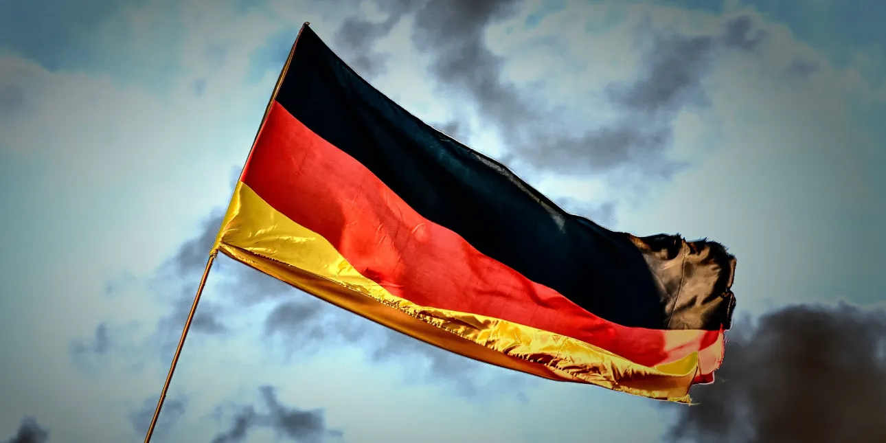 Njemačka zastava (izvornik: Tom from Pixabay)

• Njemačka, zastave