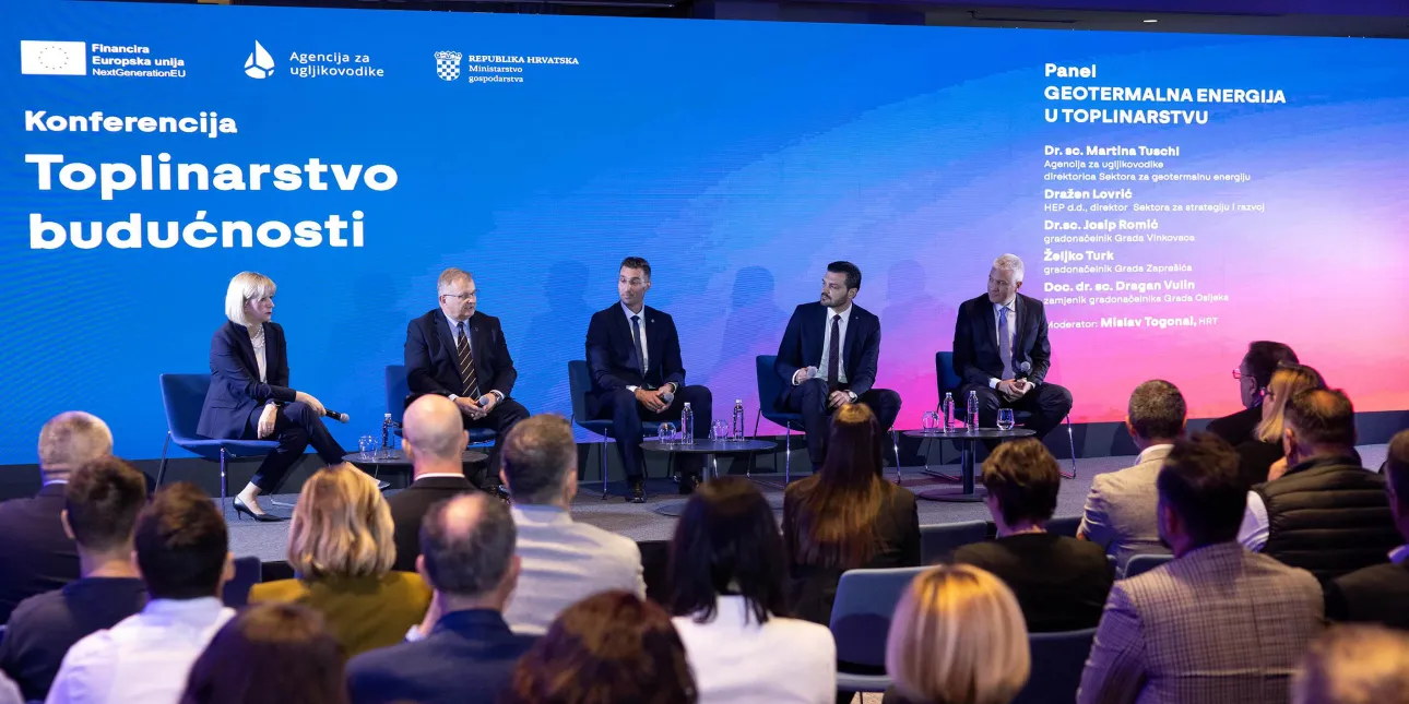 Fotografija s okruglog stola s konferencije 'Toplinarstvo budućnosti' održane 17.3.2026. u AZU-u (izvornik: Agencija za ugljikovodike, ožujak 2026.)
• Agencija za ugljikovodike, stručni skupovi