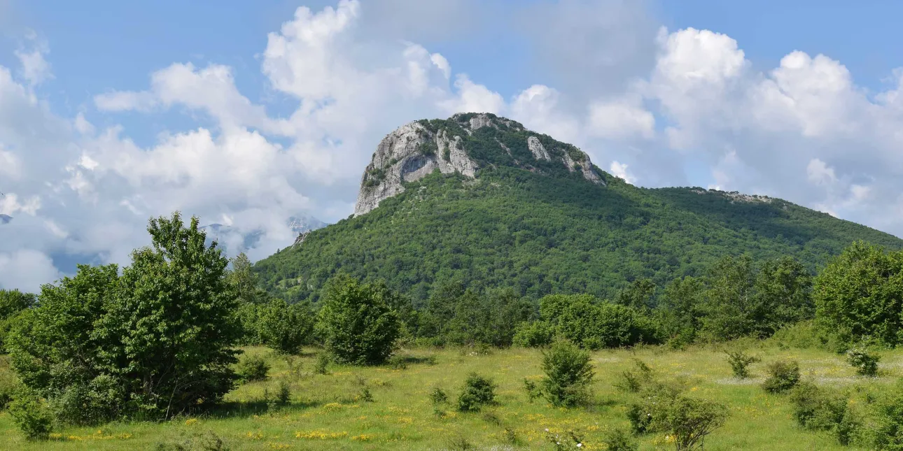 Planina Zir u Lici (izvornik: Ivica9 / Shutterstock, 2023.)
• Lika, Ličko-senjska županija, planine