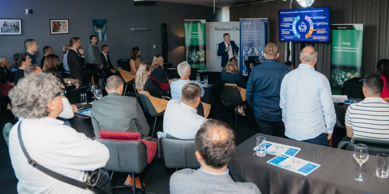 Fotografija s radionice o rizicima i osiguranju baterijskih sustava za pohranu energije u organizaciji Xenergyja i Marsha (izvornik: MB Creative Media, rujan 2026.)

• XEnergy, Marsh, stručni skupovi, baterijski spremnici energije, baterijska pohrana energije