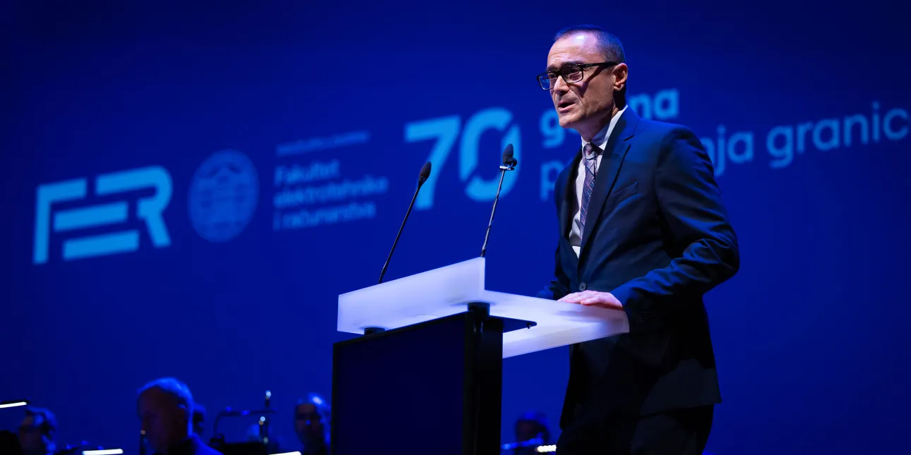 prof. dr. sc. Vedran Bilas, dekan Fakulteta elektrotehnike i računarstva Sveučilišta u Zagrebu (izvornik: FER, listopad 2026.)

• Vedran Bilas, FER